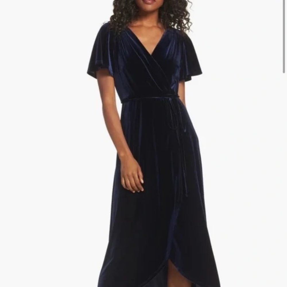 Chelsea28 Navy Blue “velvet” like material dress. New with tags! Women’s size M.
